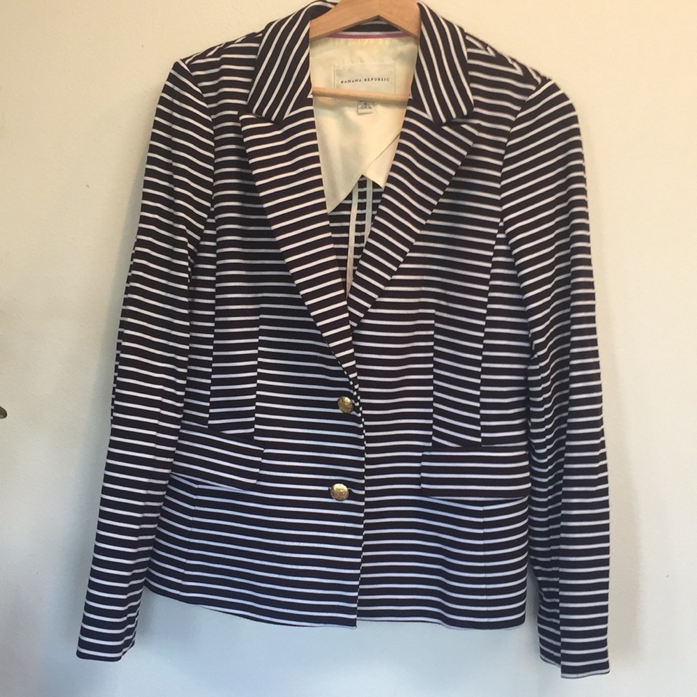 Very cute Banana Republic blazer
